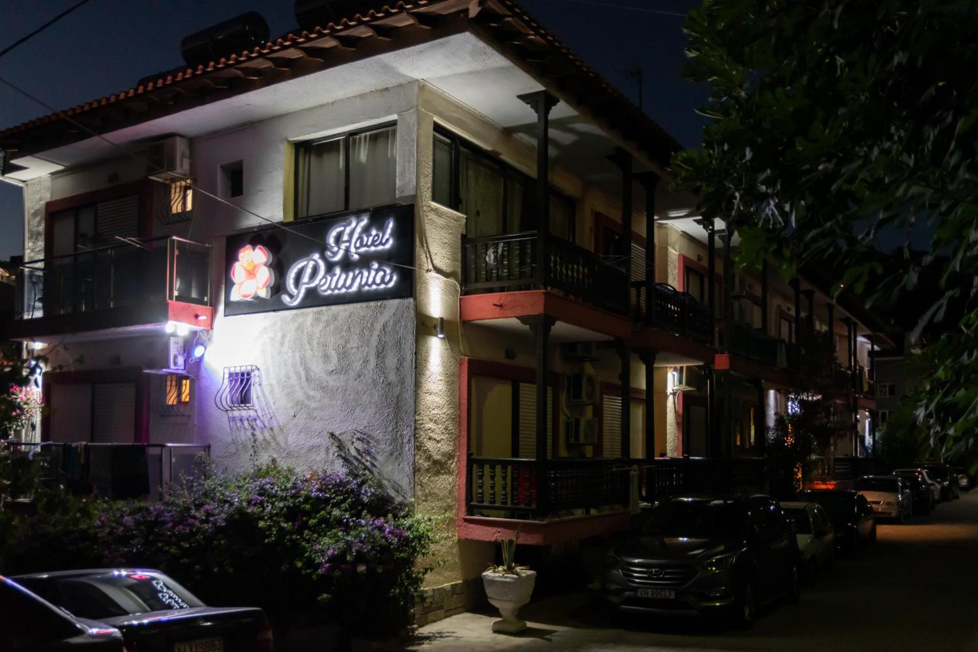 נאוס מרמרס Hotel Petunia מראה חיצוני תמונה