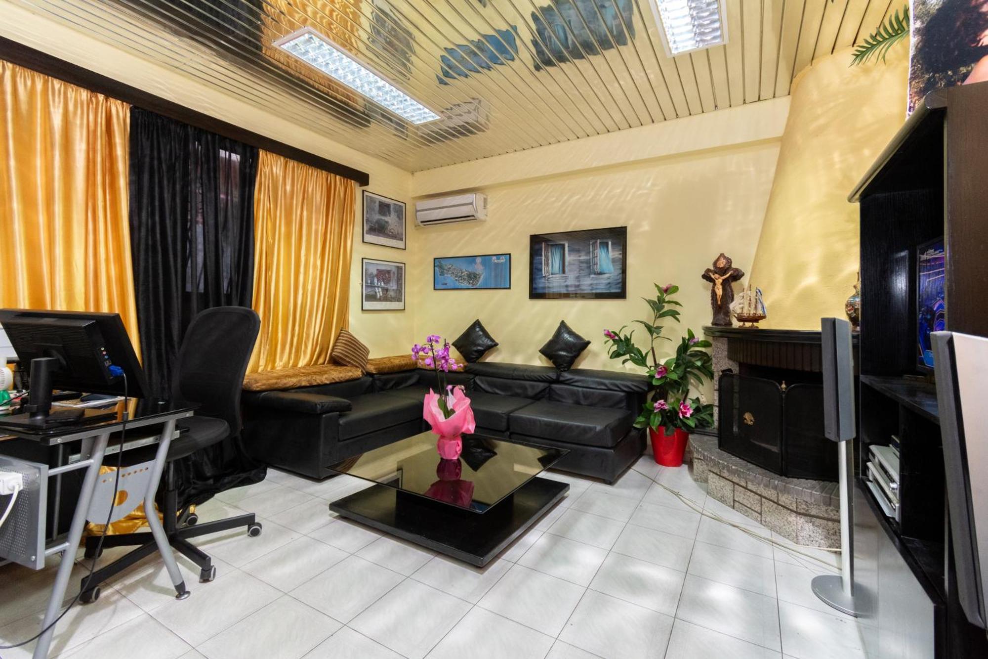 נאוס מרמרס Hotel Petunia מראה חיצוני תמונה