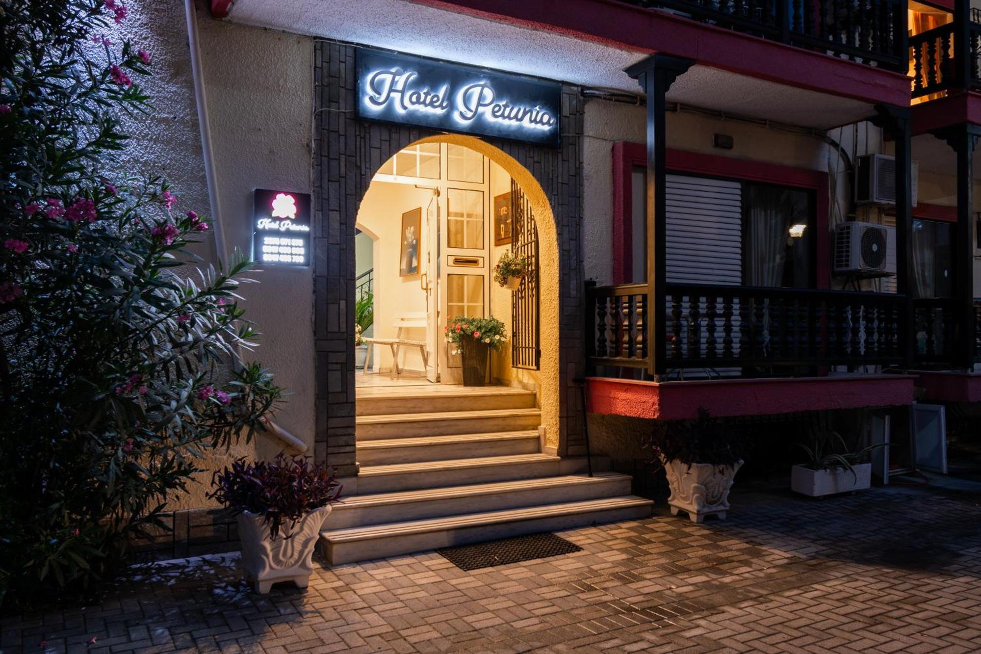 נאוס מרמרס Hotel Petunia מראה חיצוני תמונה