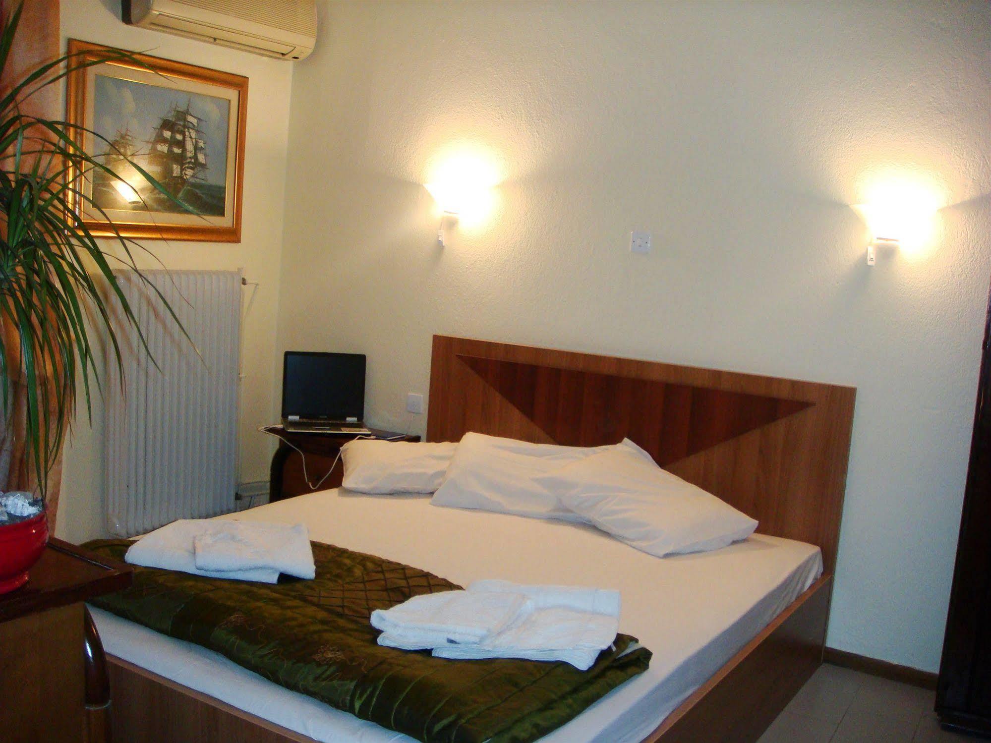 נאוס מרמרס Hotel Petunia מראה חיצוני תמונה