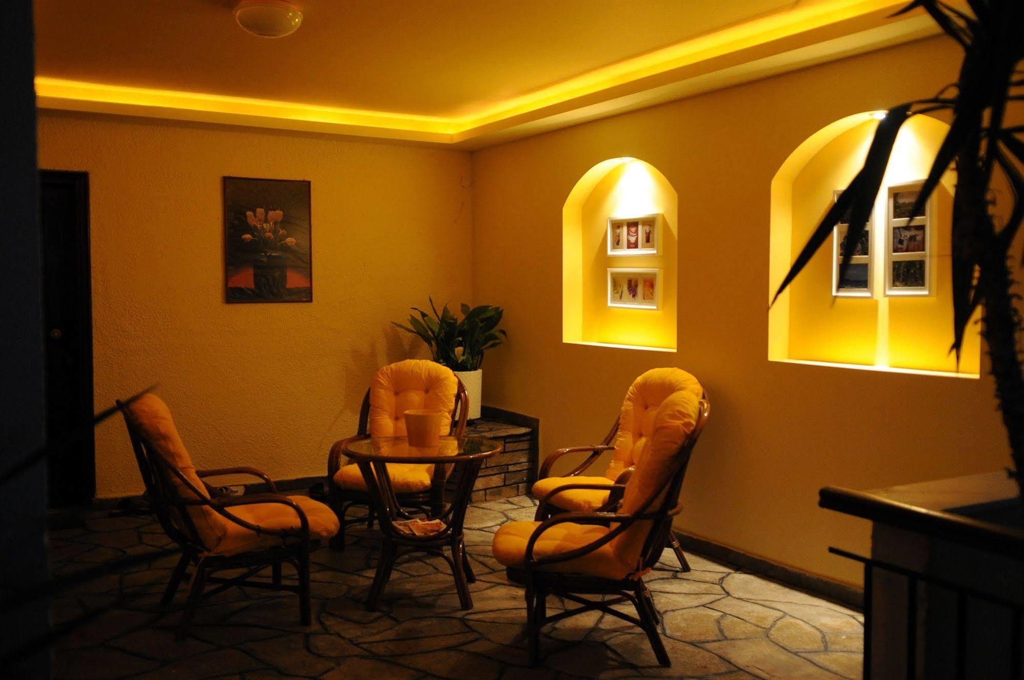 נאוס מרמרס Hotel Petunia מראה חיצוני תמונה