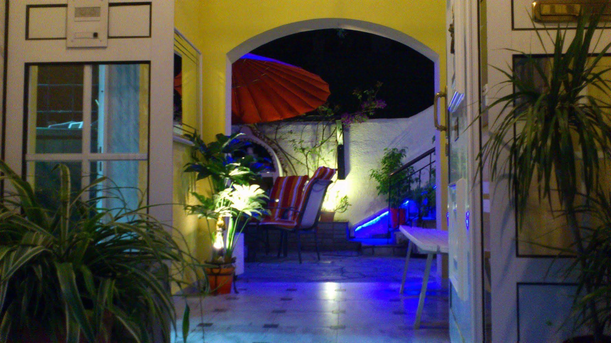 נאוס מרמרס Hotel Petunia מראה חיצוני תמונה
